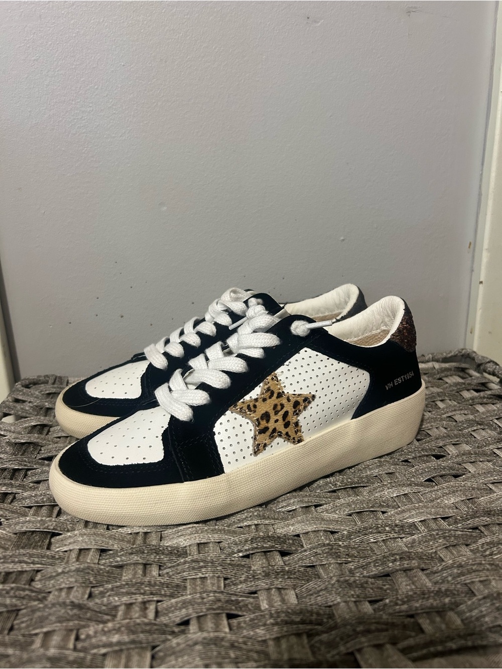 Vintage Havana White Black Sneakers with Leopard Star